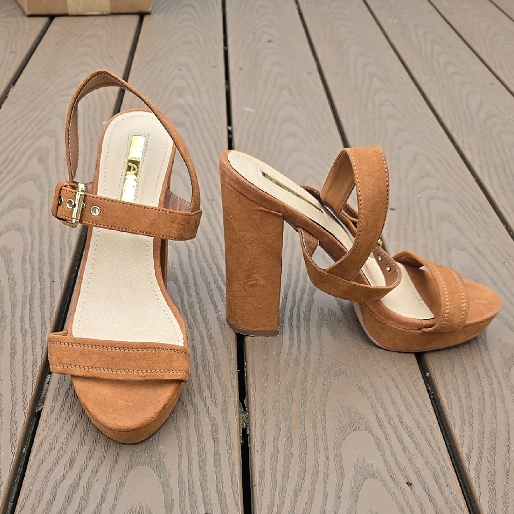 Elegant Tan Block Heel Sandals